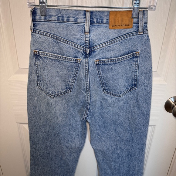 Aritzia Denim Forum "The Joni High Rise Loose 28L" Jeans - Picture 7 of 16